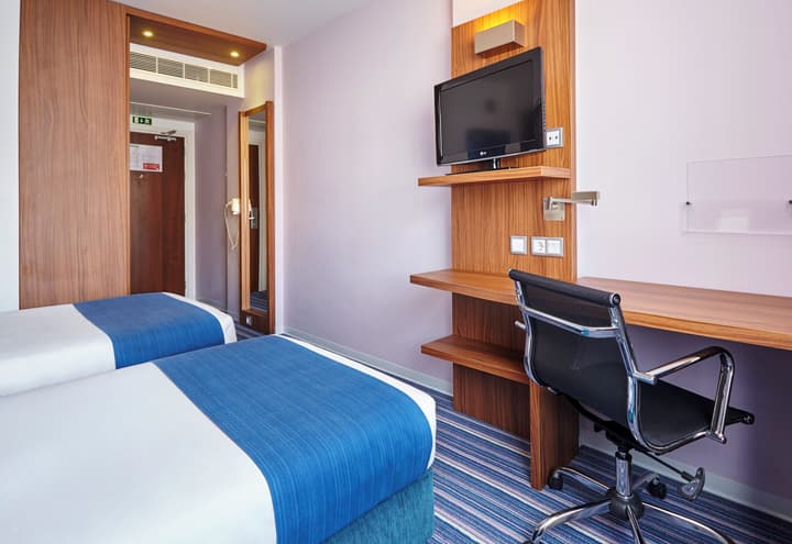 Holiday Inn Express Lisbon - Alfragide by IHG