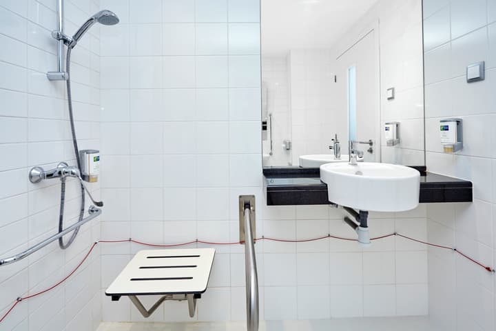 Holiday Inn Express Lisbon - Alfragide by IHG