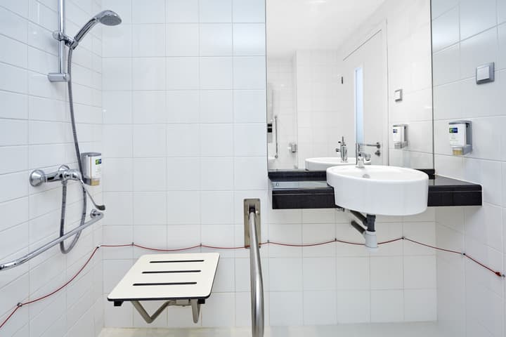 Holiday Inn Express Lisbon - Alfragide by IHG
