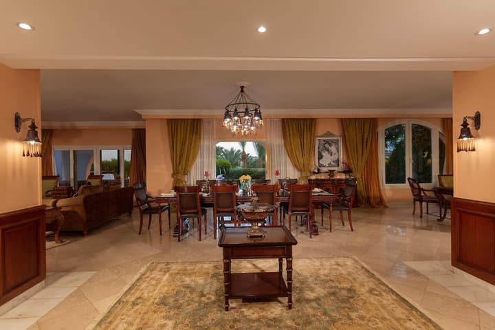 Royal Savoy Hotel