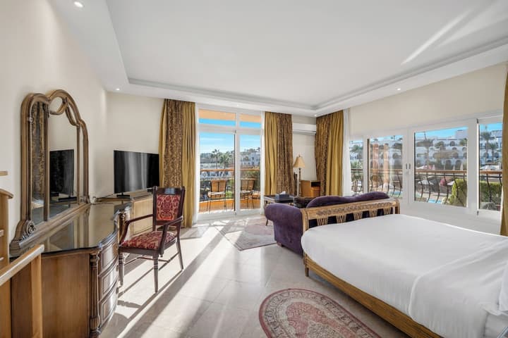 Royal Savoy Hotel