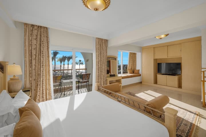 Royal Savoy Hotel