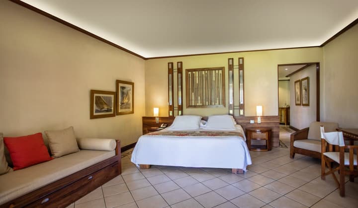 Paradis Beachcomber Golf Resort & Spa
