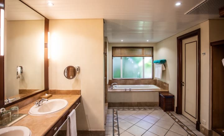 Paradis Beachcomber Golf Resort & Spa