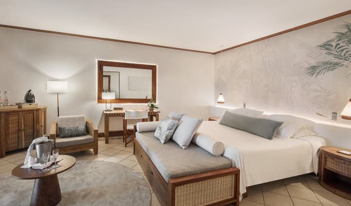 Paradis Beachcomber Golf Resort & Spa