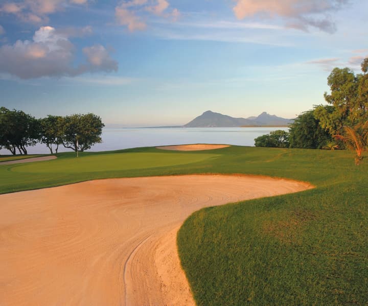 Paradis Beachcomber Golf Resort & Spa