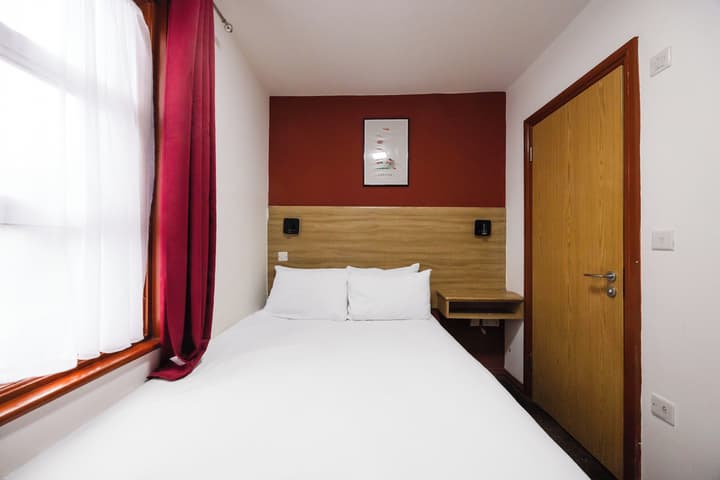 Arinza Hotel, London Ilford
