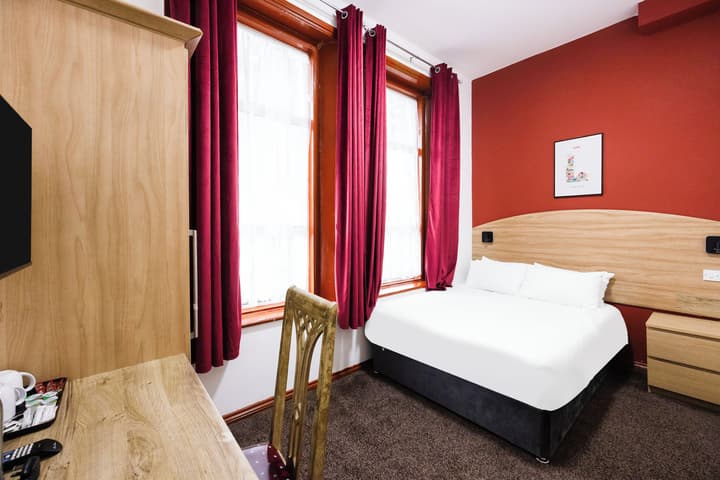 Arinza Hotel, London Ilford