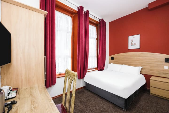 Arinza Hotel, London Ilford