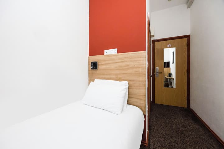 Arinza Hotel, London Ilford