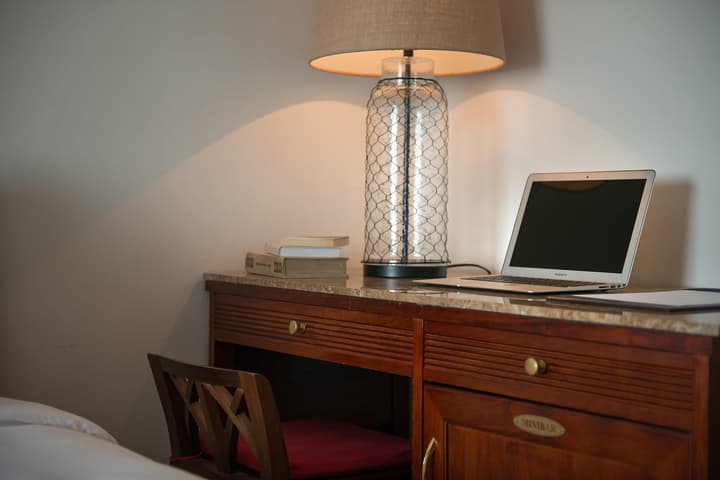 Hanoi E Central Hotel