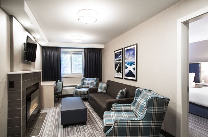 Mountaineer Lodge