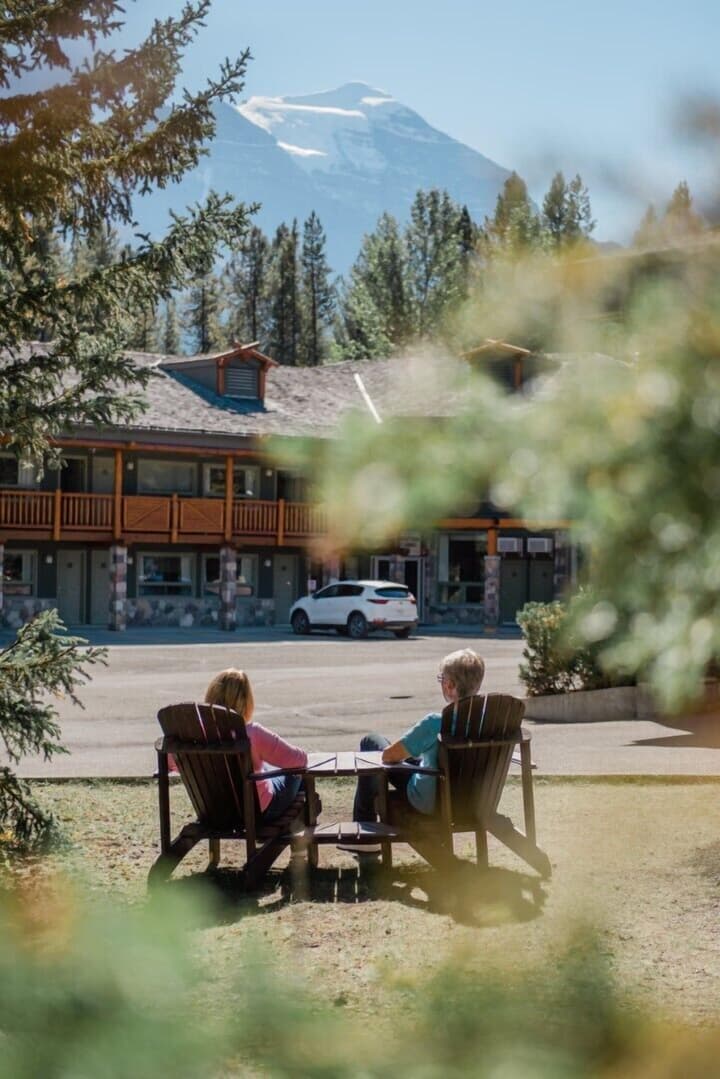 Mountaineer Lodge