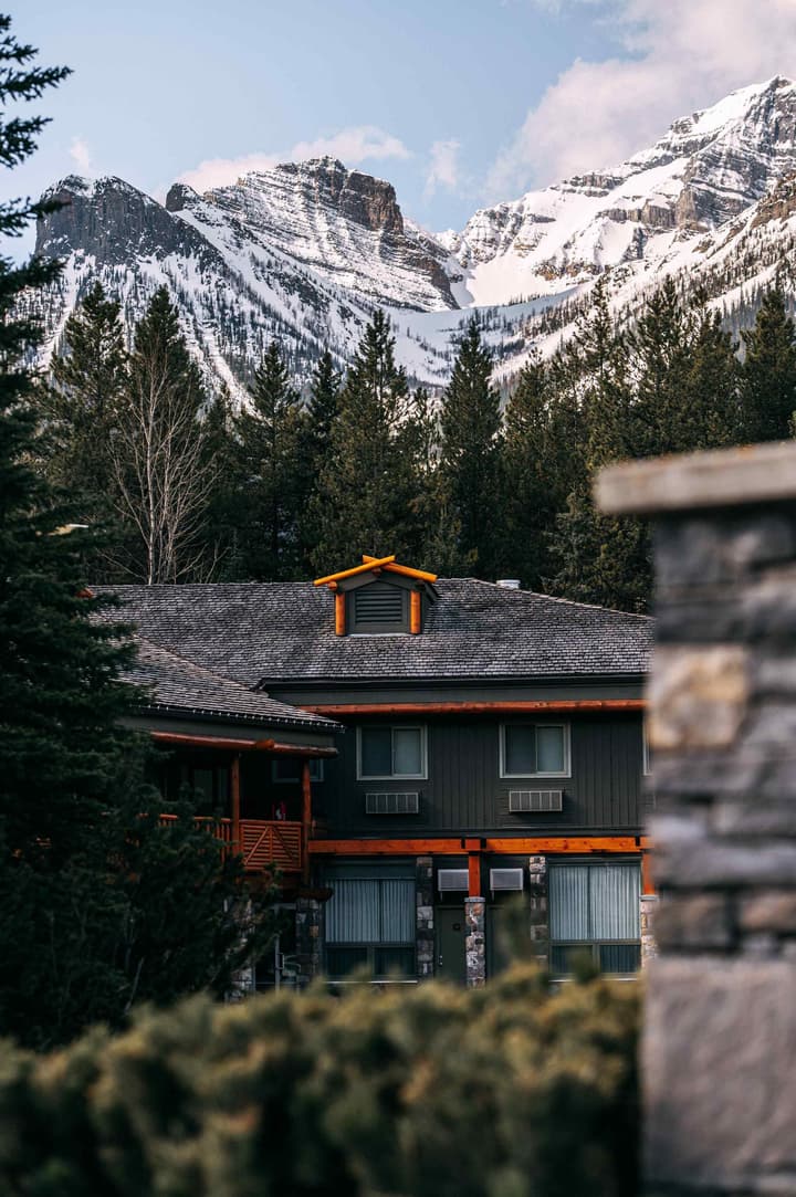 Mountaineer Lodge