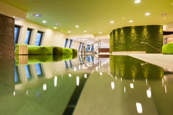Aqua Dome