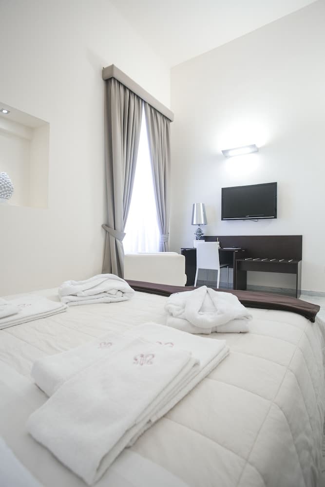 Apollo Suites