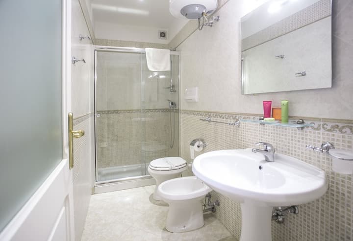 Apollo Suites