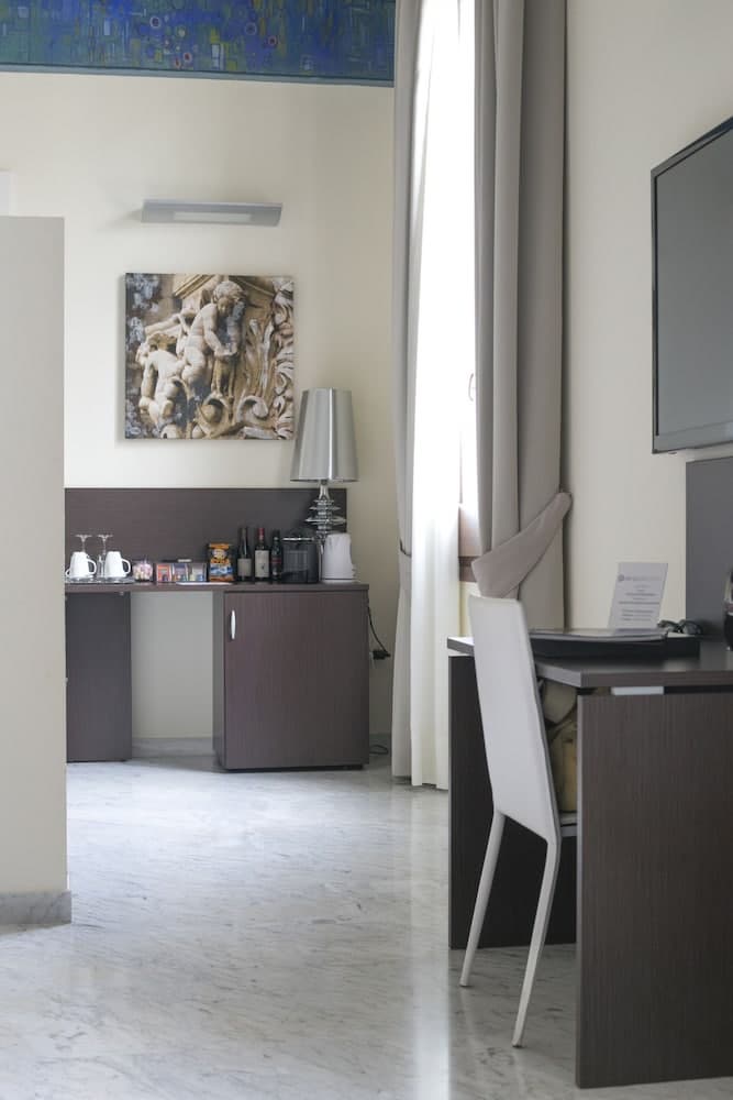 Apollo Suites