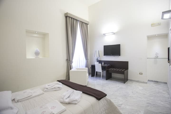 Apollo Suites