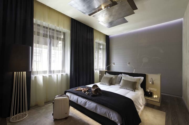 9Hotel Mercy