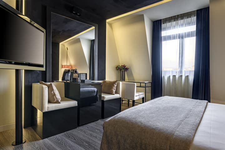 9Hotel Mercy