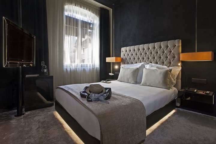 9Hotel Mercy