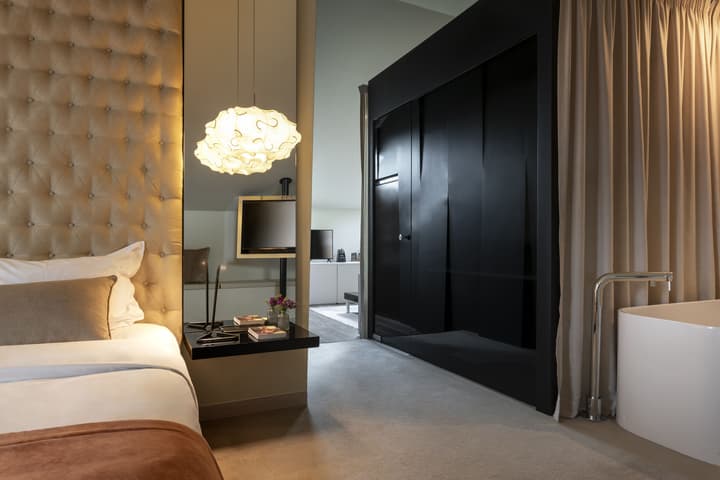 9Hotel Mercy