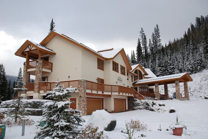Pinnacle Lodge