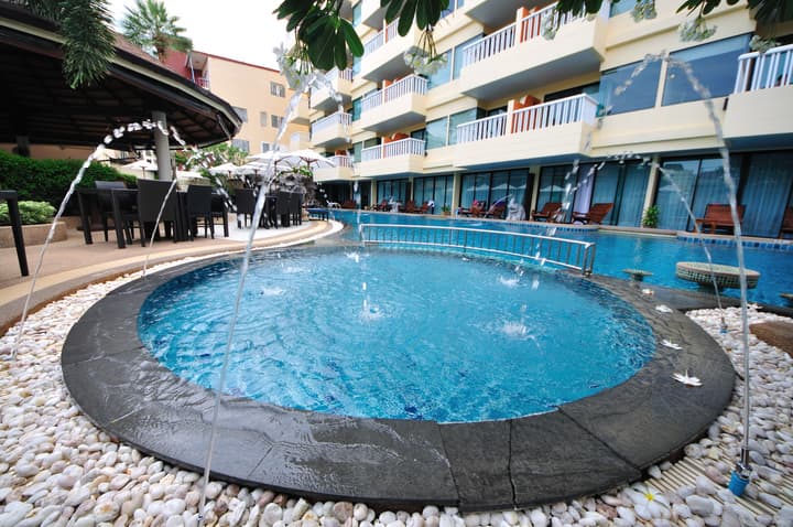 Palmyra Patong Resort