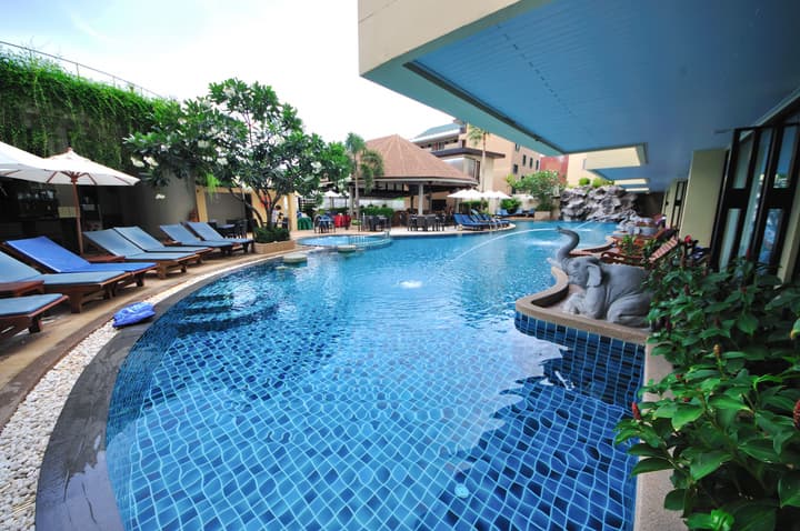 Palmyra Patong Resort