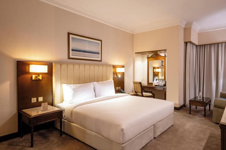 Luxe Avenue Hotel