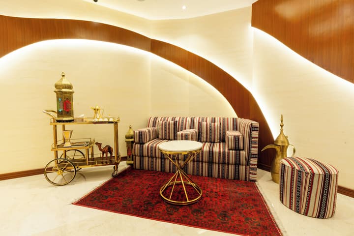 Luxe Avenue Hotel