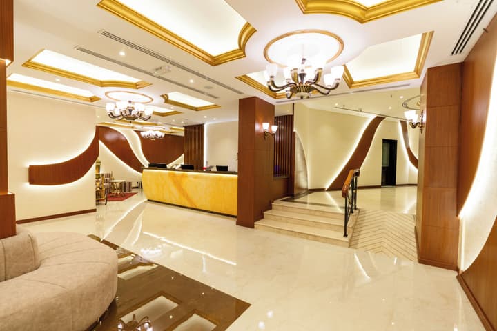 Luxe Avenue Hotel