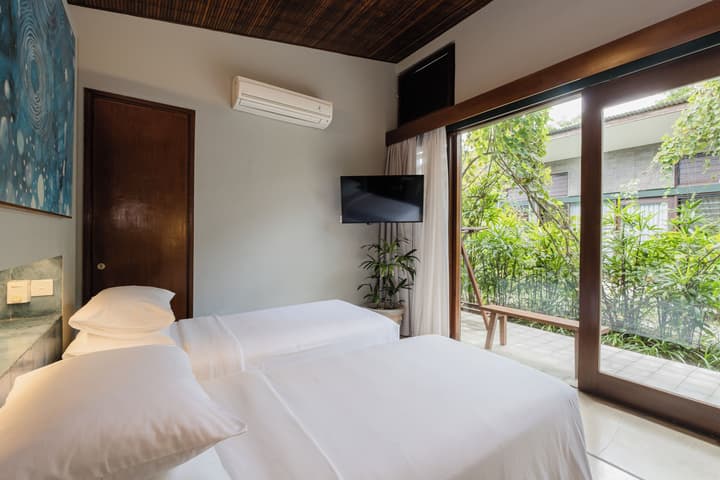 Hotel Komune and Beach Club Bali