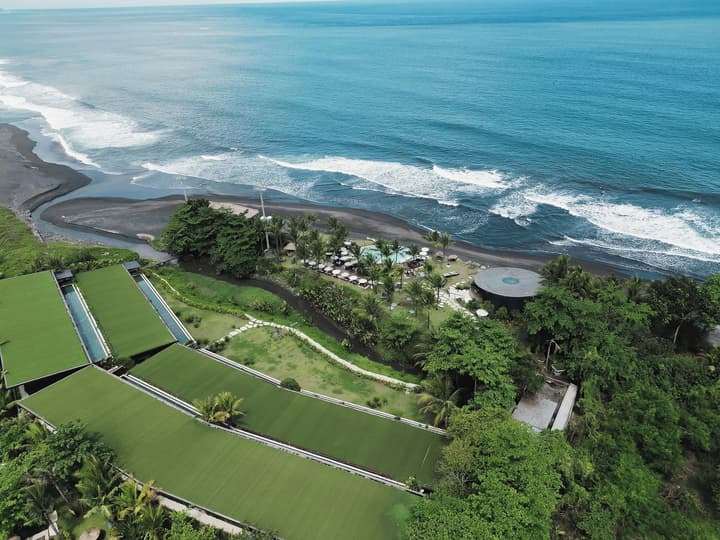 Hotel Komune and Beach Club Bali