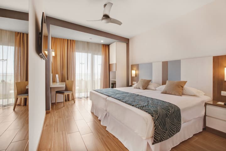 Hotel Riu Festival