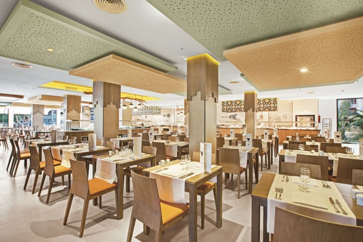 Hotel Riu Festival
