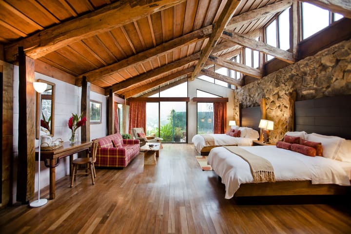 Poas Volcano Lodge