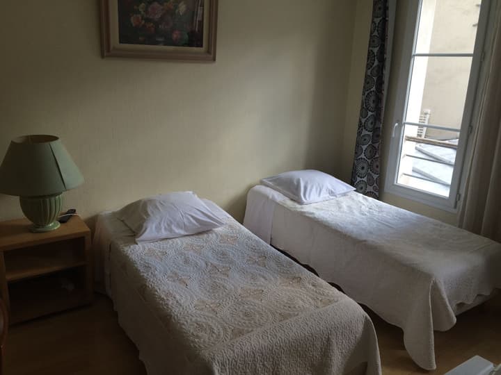 Au Royal Mad Hotel