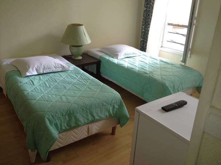 Au Royal Mad Hotel