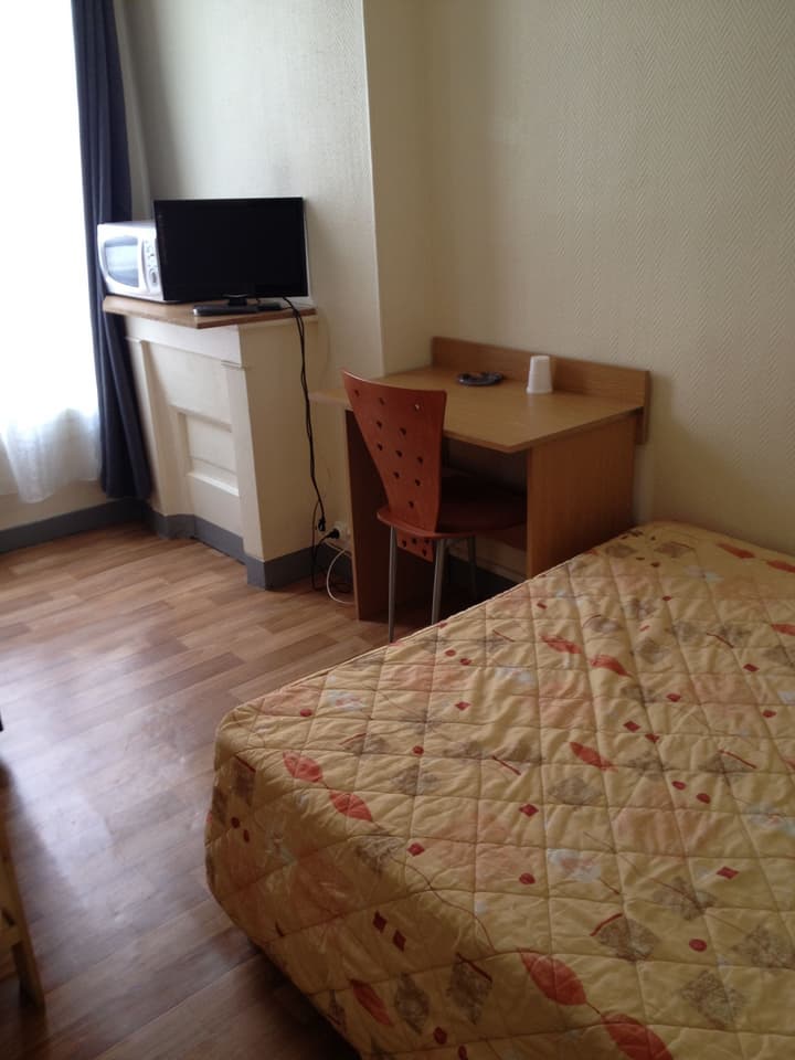 Au Royal Mad Hotel