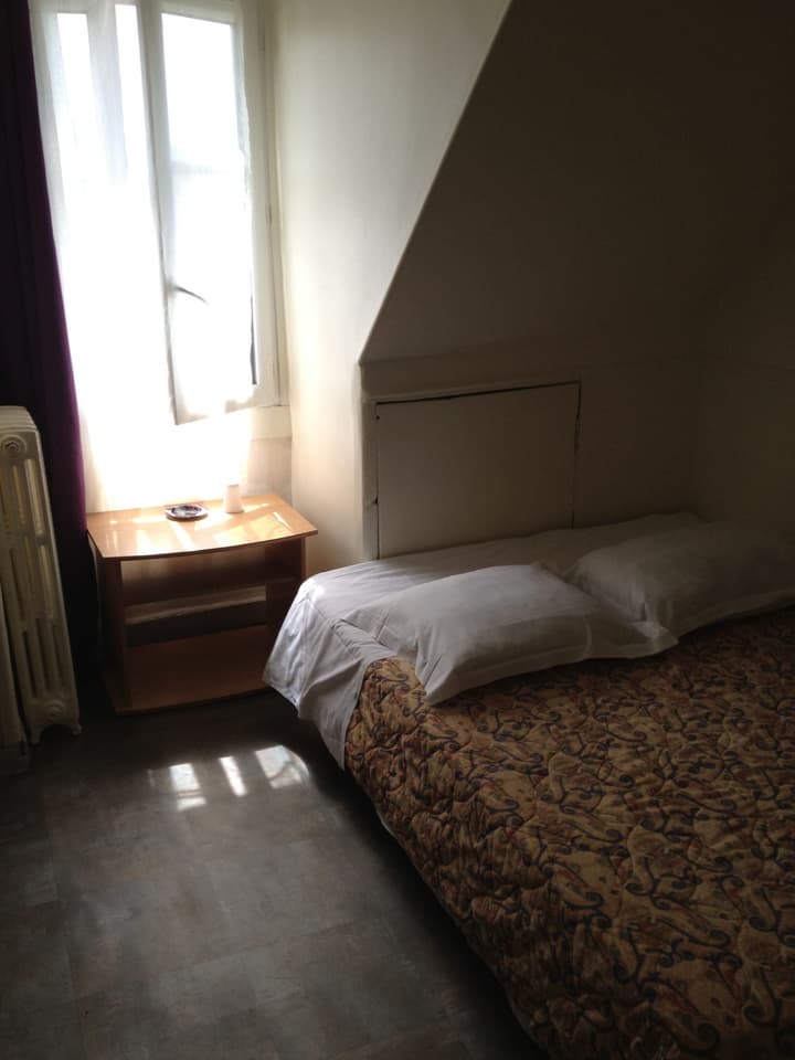 Au Royal Mad Hotel