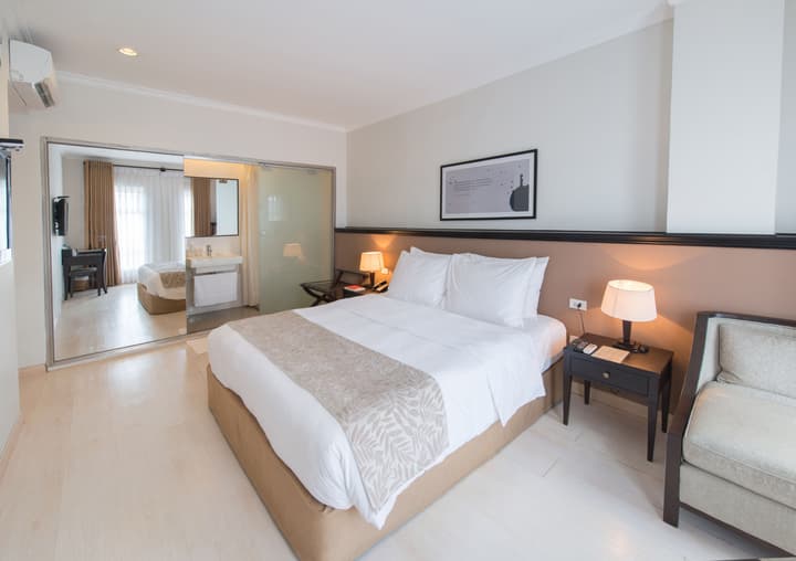 The Alcove Library Hotel