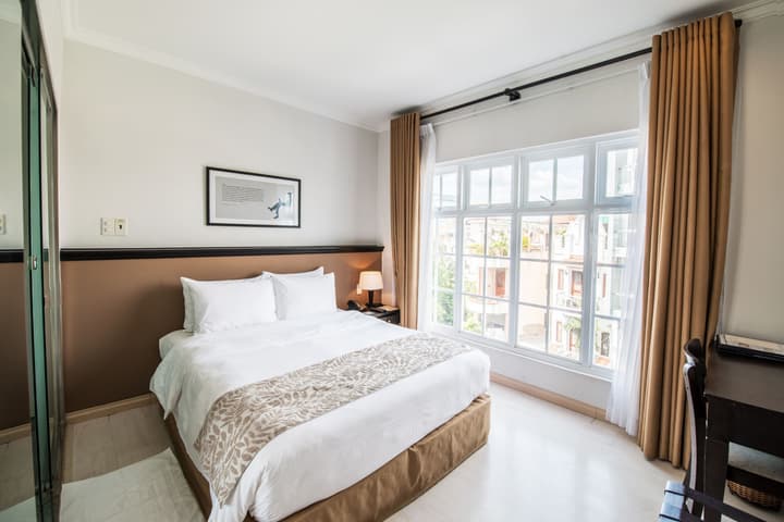 The Alcove Library Hotel