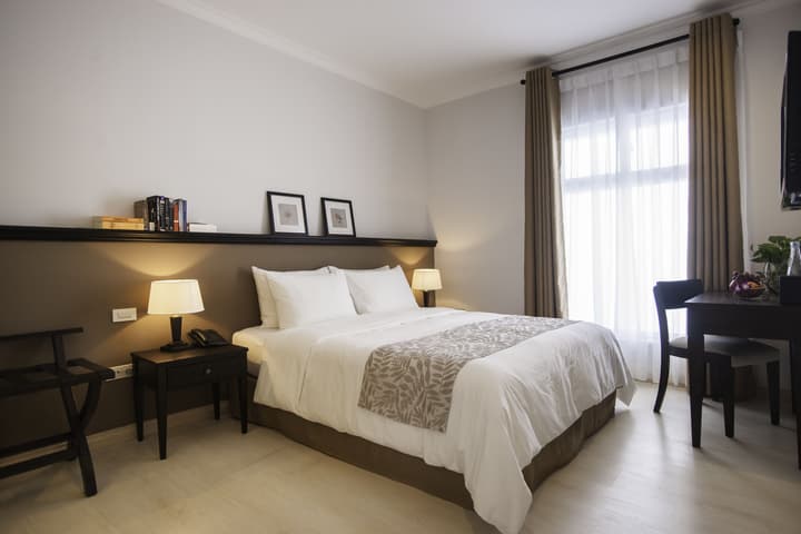 The Alcove Library Hotel
