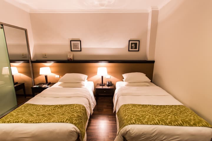 The Alcove Library Hotel