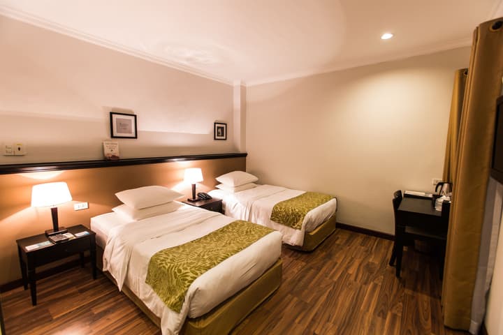 The Alcove Library Hotel