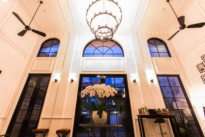The Alcove Library Hotel