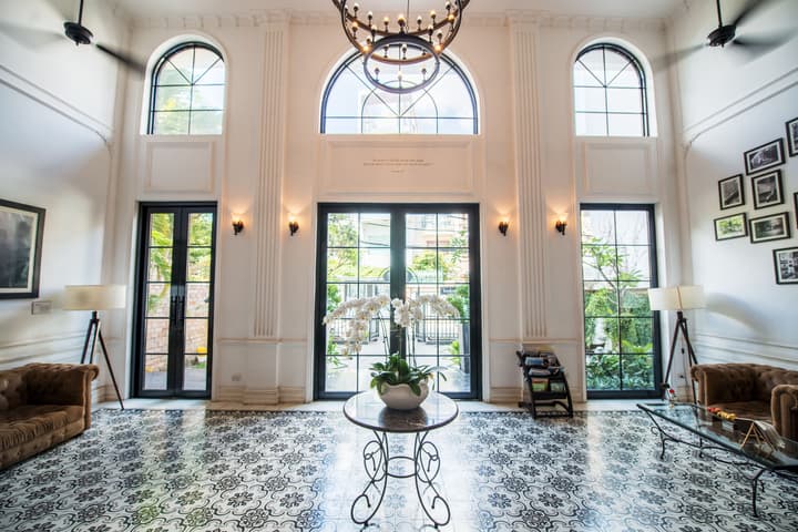 The Alcove Library Hotel