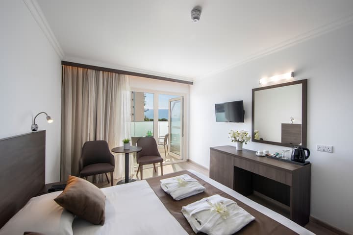 Kapetanios Limassol Hotel